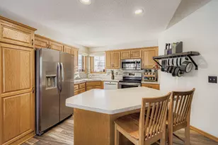 6249 Creekview Ln N, Brooklyn Park, MN 55443 - Photo 12