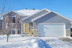3907 13th St S, Moorhead, MN 56560 - Photo 2