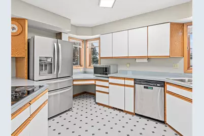 831 Windrow Drive, Little Canada, MN 55109 - Photo 10