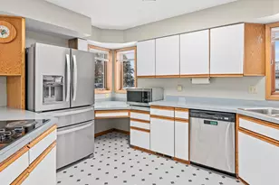 831 Windrow Dr, Little Canada, MN 55109 - Photo 10