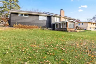 5528 Merritt Cir, Edina, MN 55436 - Photo 4