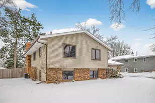 2801 Aglen Ave, Roseville, MN 55113 - Photo 2