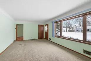 380 Barry Dr, Owatonna, MN 55060 - Photo 4