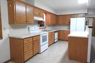 724 6th St N, Winsted, MN 55395 - Photo 14