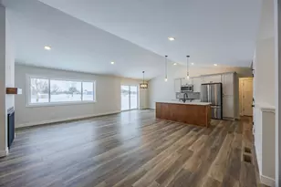 1660 Squirrel Way, New Richmond, WI 54017 - Photo 6