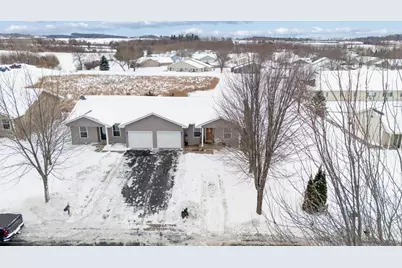 384 Cedar Street, Baldwin, WI 54002 - Photo 2