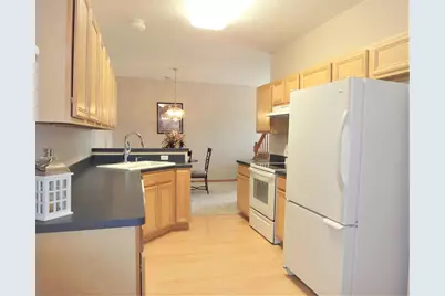 9204 Holly Lane N #403, Maple Grove, MN 55311 - Photo 12