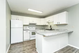 712 Memorial Dr, Spring Valley, MN 55975 - Photo 4