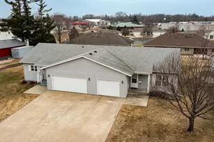 712 Memorial Dr, Spring Valley, MN 55975 - Photo 24
