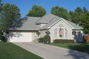 2193 Grafton Ave N, Oakdale, MN 55128 - Photo 2