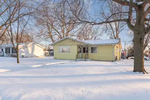 1221 Home Pl, Faribault, MN 55021 - Photo 2