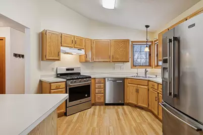 1866 Granite Avenue N, Oakdale, MN 55128 - Photo 8