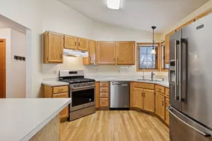 1866 Granite Ave N, Oakdale, MN 55128 - Photo 8