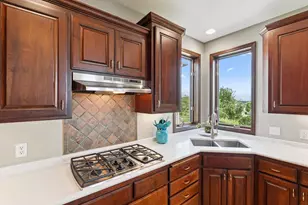 3020 Carey Heights Dr, Maplewood, MN 55109 - Photo 8