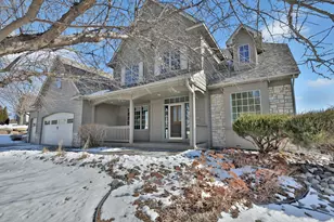 3020 Carey Heights Dr, Maplewood, MN 55109 - Photo 2