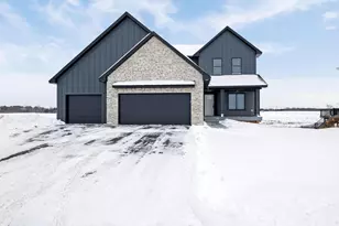 470 Sea Wing Blvd, Prescott, WI 54021 - Photo 1