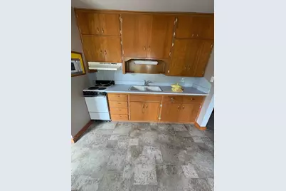 202 7th Avenue SW, Pipestone, MN 56164 - Photo 6