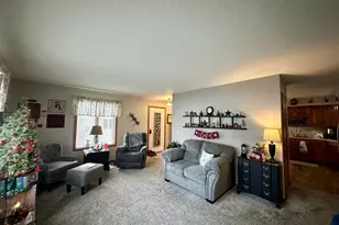 126 W Warren St, Luverne, MN 56156 - Photo 18