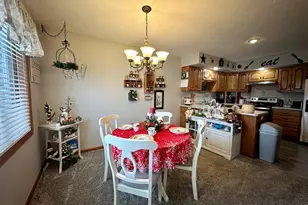 126 W Warren St, Luverne, MN 56156 - Photo 2