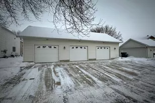 126 W Warren St, Luverne, MN 56156 - Photo 20