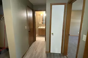 901 Pearl Ave, Marshall, MN 56258 - Photo 4