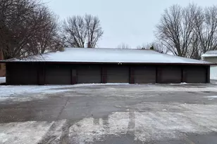 901 Country Club Dr, Marshall, MN 56258 - Photo 12