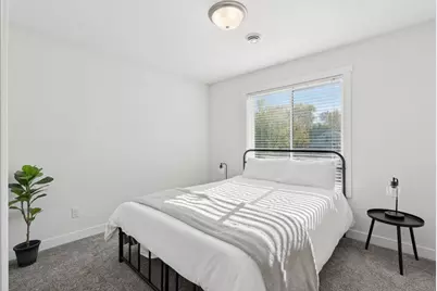 2084 E Reaney Avenue, Saint Paul, MN 55119 - Photo 16