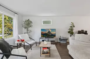 2084 E Reaney Ave, Saint Paul, MN 55119 - Photo 4