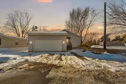 436 W Hudson Avenue W, Mankato, MN 56001 - Photo 2