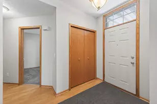 2121 Southwind Rd, Maplewood, MN 55109 - Photo 4