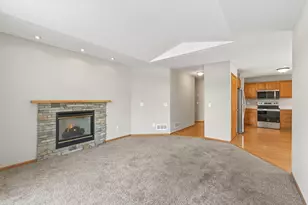 2121 Southwind Rd, Maplewood, MN 55109 - Photo 12