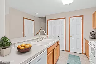 6983 21st St N, Oakdale, MN 55128 - Photo 10