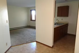 910 Hengen St, Fairmont, MN 56031 - Photo 4