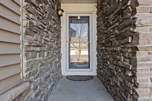 4986 Archer Ln N, Plymouth, MN 55446 - Photo 10