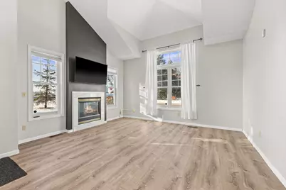 401 Hickory Lane N, Oakdale, MN 55128 - Photo 4