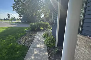 401 Hickory Ln N, Oakdale, MN 55128 - Photo 26