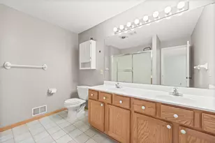401 Hickory Ln N, Oakdale, MN 55128 - Photo 20