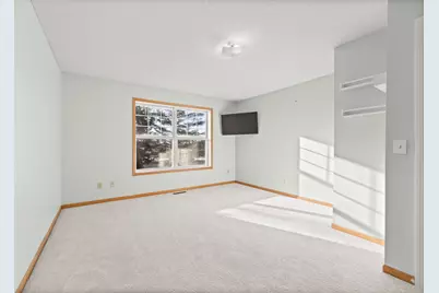 401 Hickory Lane N, Oakdale, MN 55128 - Photo 16