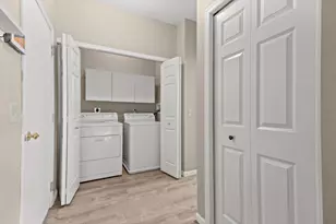 401 Hickory Ln N, Oakdale, MN 55128 - Photo 12