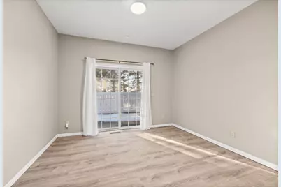 401 Hickory Lane N, Oakdale, MN 55128 - Photo 10
