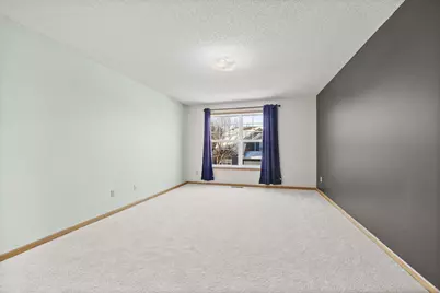 401 Hickory Lane N, Oakdale, MN 55128 - Photo 18