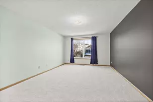 401 Hickory Ln N, Oakdale, MN 55128 - Photo 18