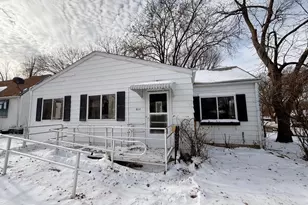 611 14th St NW, Austin, MN 55912 - Photo 1