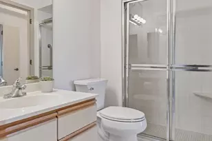 1201 Yale Pl, Minneapolis, MN 55403 - Photo 28