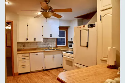 321 Tindolph Avenue N, Thief River Falls, MN 56701 - Photo 16