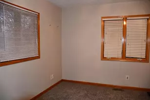 321 Tindolph Ave N, Thief River Falls, MN 56701 - Photo 12