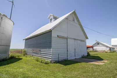 270 31st Street, Hills, MN 56138 - Photo 32