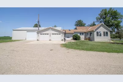 270 31st Street, Hills, MN 56138 - Photo 2