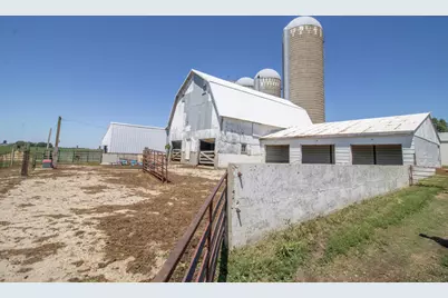 270 31st Street, Hills, MN 56138 - Photo 30