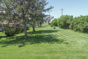 270 31st St, Hills, MN 56138 - Photo 38